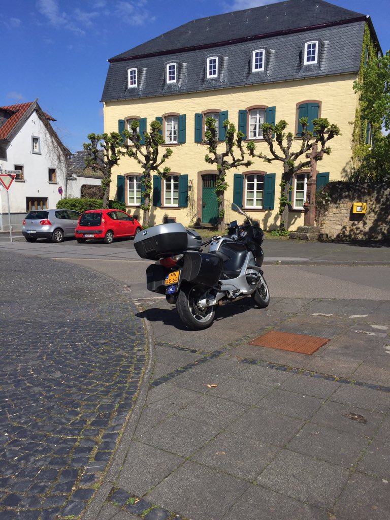 Alle directe familieleden vertrokken naar het buitenland. Mooie gelegenheid voor een rondje Benelux!