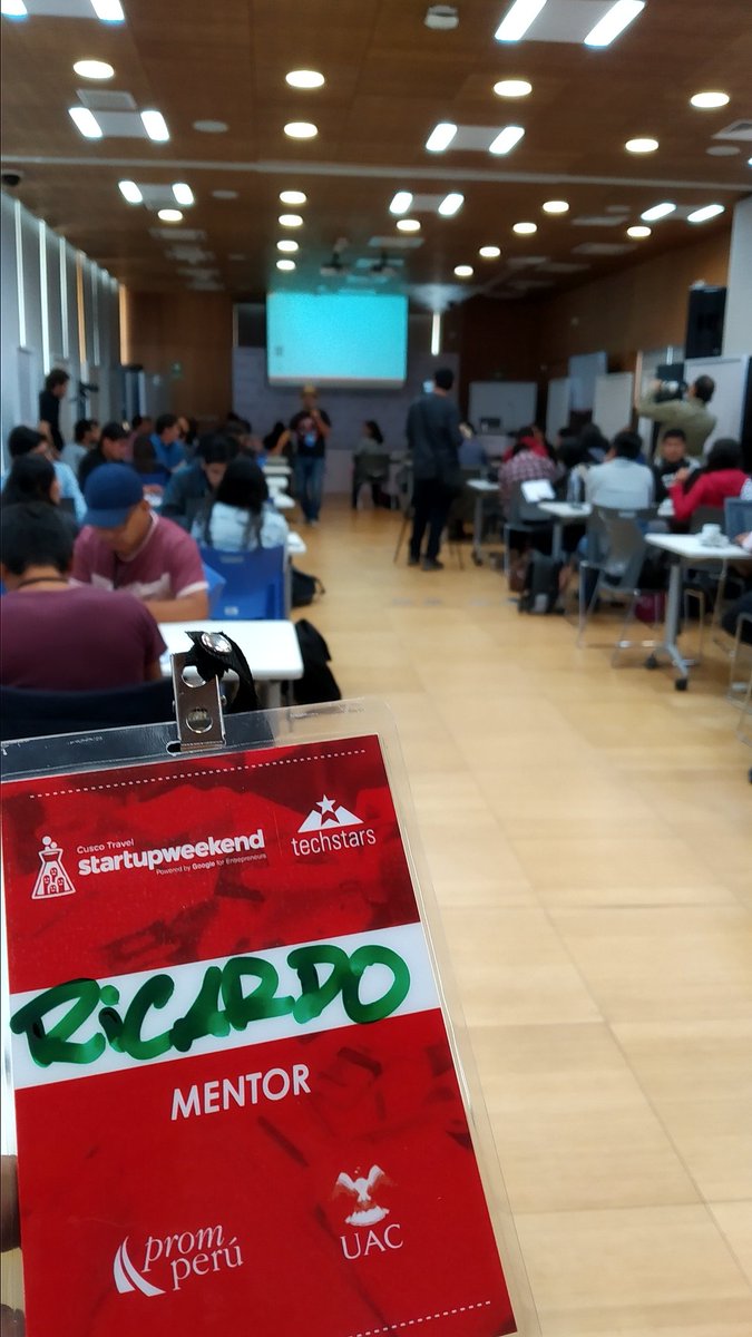 respinozame's tweet photo. Haciendo mentoring a 3400msnm en @StartupWeekend Cusco #swcusco @PiscinaLab @Promperu https://t.co/LXjwelitIB