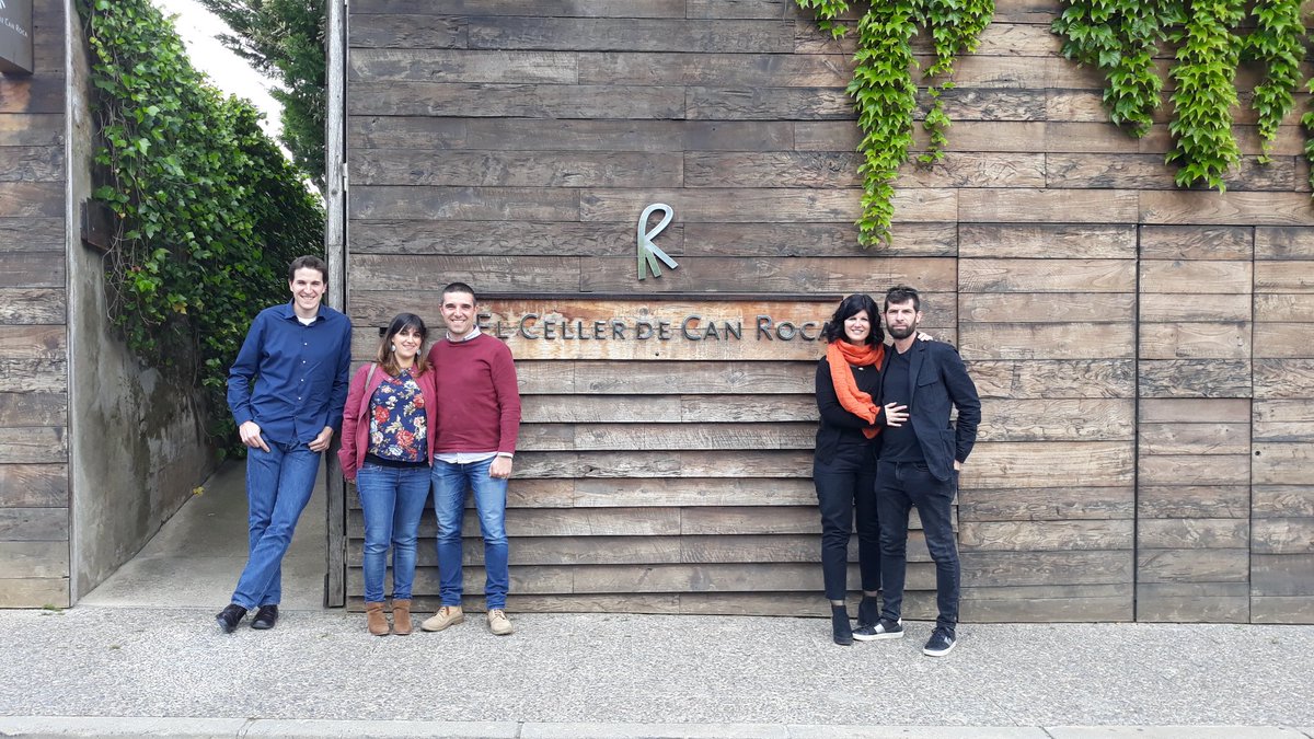 annaartmi's tweet photo. Avui hem dinat molt bé! Experiència espectacular i amb molt bona companyia!
#cellerdeCanRoca
#3estrelles
@EnricDaumal @MartaSeijas @Carlescolomer @Percibal1981 https://t.co/mvXkQF3VpW