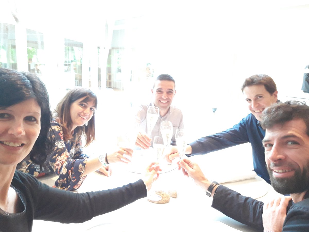 annaartmi's tweet photo. Avui hem dinat molt bé! Experiència espectacular i amb molt bona companyia!
#cellerdeCanRoca
#3estrelles
@EnricDaumal @MartaSeijas @Carlescolomer @Percibal1981 https://t.co/mvXkQF3VpW