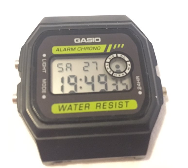 brncgty's tweet photo. Askere giderken CASIO saat aldım. Askerde o kadar çok Çorum-Konya-Ankara şivesine maruz kaldım ki, saat de kendini bozmuş. Eyisin de mi garrdeş? https://t.co/M8aO3mnFSj