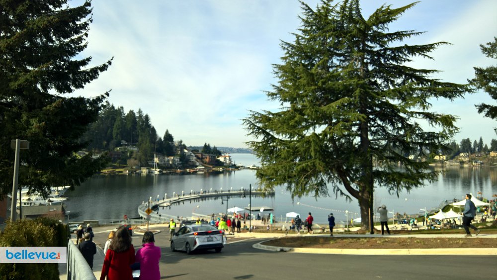 Metro112Apts's tweet photo. Have you had a chance to check out Meydenbauer Bay Park? After two years of construction, the longest stretch of public waterfront in Bellevue is now open with all kinds of outdoor fun! #sandyswimmingbeach #waterfrontpark #meydenbauerbaypark https://t.co/cJAVLNmtUh https://t.co/7xTDaiJhvo