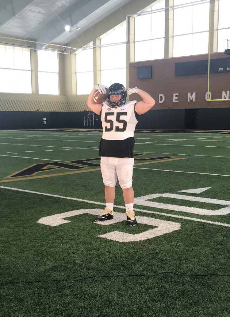 nikolaibuj3's tweet image. Wake Forest was an unbelievable experience! Thank you to @105quai for the amazing tour, and thank you @CoachTabacca for the great talk! Hope to be back soon!