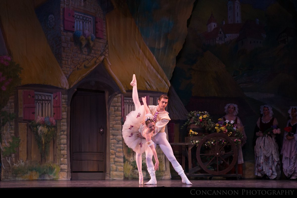 cmfaonline's tweet photo. There are two performances left of Coppelia, the last show of the season for @CarolinaBallet_ and we are proud to present the show at 3:00 and 7:30 @TownshipSC and tickets are still available!
📸: @AshleyWhispers https://t.co/4xgeiW5XER