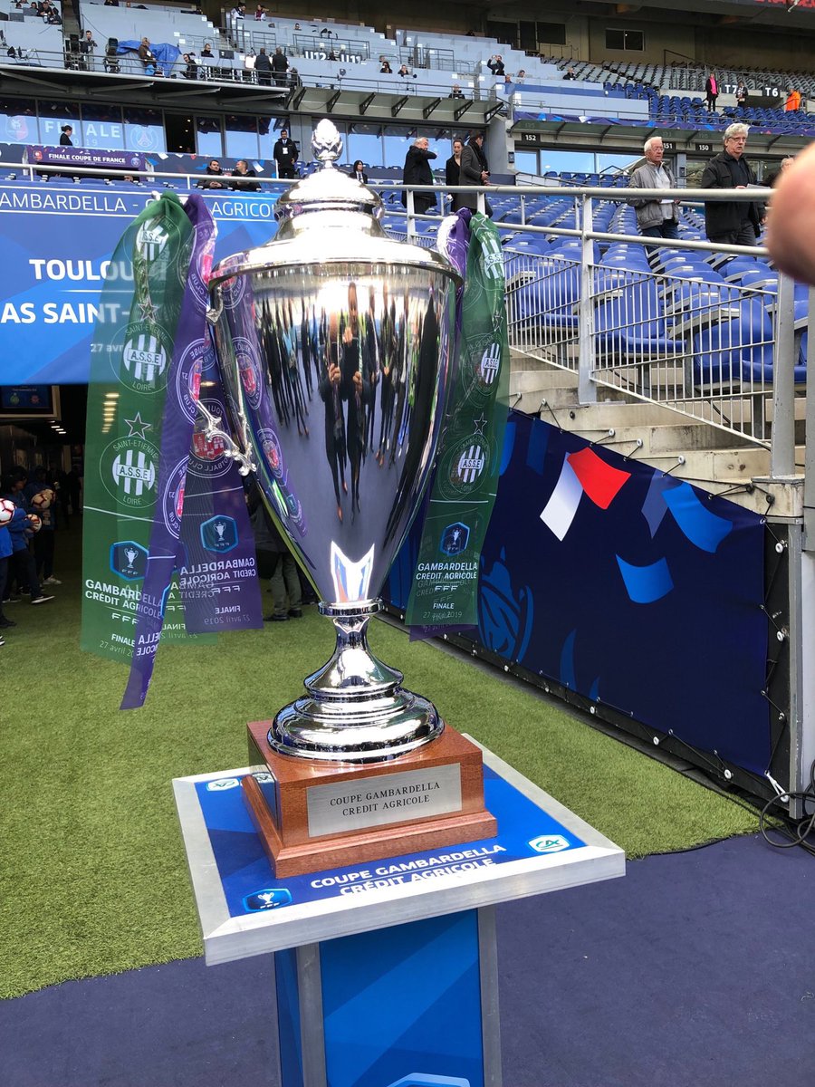 PerdriauGael's tweet photo. Elle est à nous !! Magnifique victoire de nos verts 2-0 au stade de France en finale de la coupe Gambardella !!
20 ans après, ce trophée revient à @saint_etienne_ !!
Trop fiers de notre équipe !
Bravo les Verts et vive Saint-Etienne !
Qui c’est les plus forts ?  😉 @ASSEofficiel https://t.co/DYV7KPoOxo