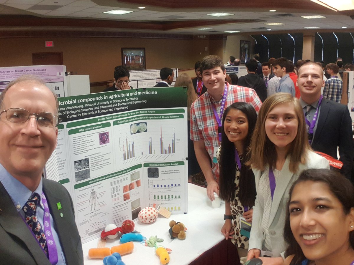 GermJuggler's tweet photo. Having a great time at the #ReverseScienceFair #JSHS2019 @NtlJSHS lots of terrific, potential @MissouriSandT students! https://t.co/VrGyLX7jJI