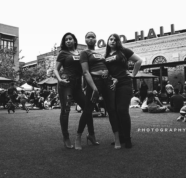 RavenHeartOffi1's tweet photo. Bell Agency Talent getting wild, promotional shoot at Pearl Brewery on St. Patrick's Day weekend! This was seriously so much fun, have not giggled that much on a shoot ever 😂 .
.
.
.
.
.
.
.
.
 #texasmodel #workingmodel #modelforhire #commercialmodels #glammodel #modelshoot … https://t.co/8OTD7Squ5x