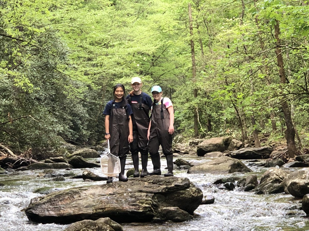 CoachGoody17's tweet photo. @ProvidenceDay MS #gogreen annual trout release a success! @PdsMs the best around! #optoutside https://t.co/fKhq0hxdeC