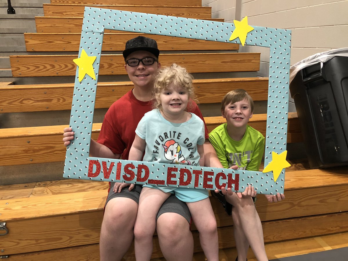 DVISD_EdTech's tweet photo. 🌪 🤖 #DVphotowhirlwind
#TCEA_Robotics #DVISD_EdTech #DVProud @TCEA @DelValleISD https://t.co/brLaf2L10E