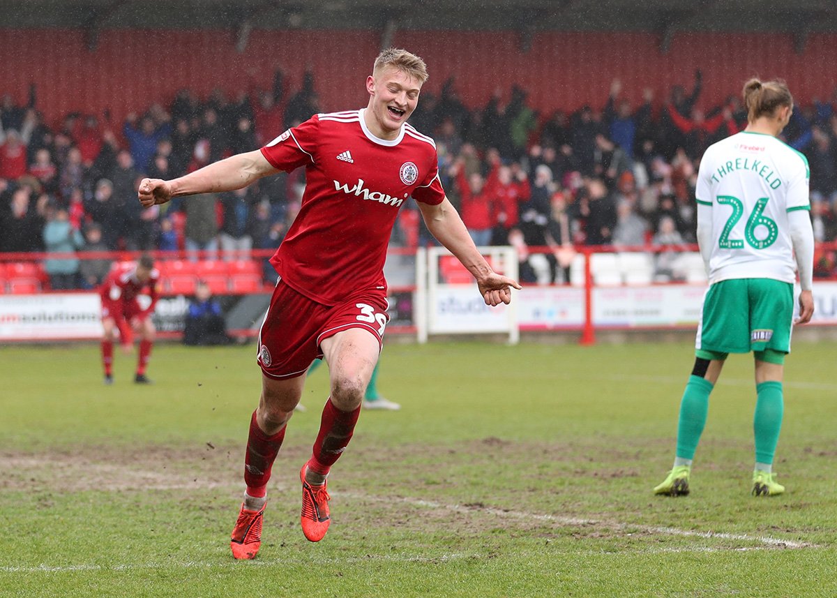 📷| HIGH FIVES: <a href="/Boro/">Middlesbrough FC</a> loan striker Luke Armstrong celebrates No 5 against @Only1Argyle