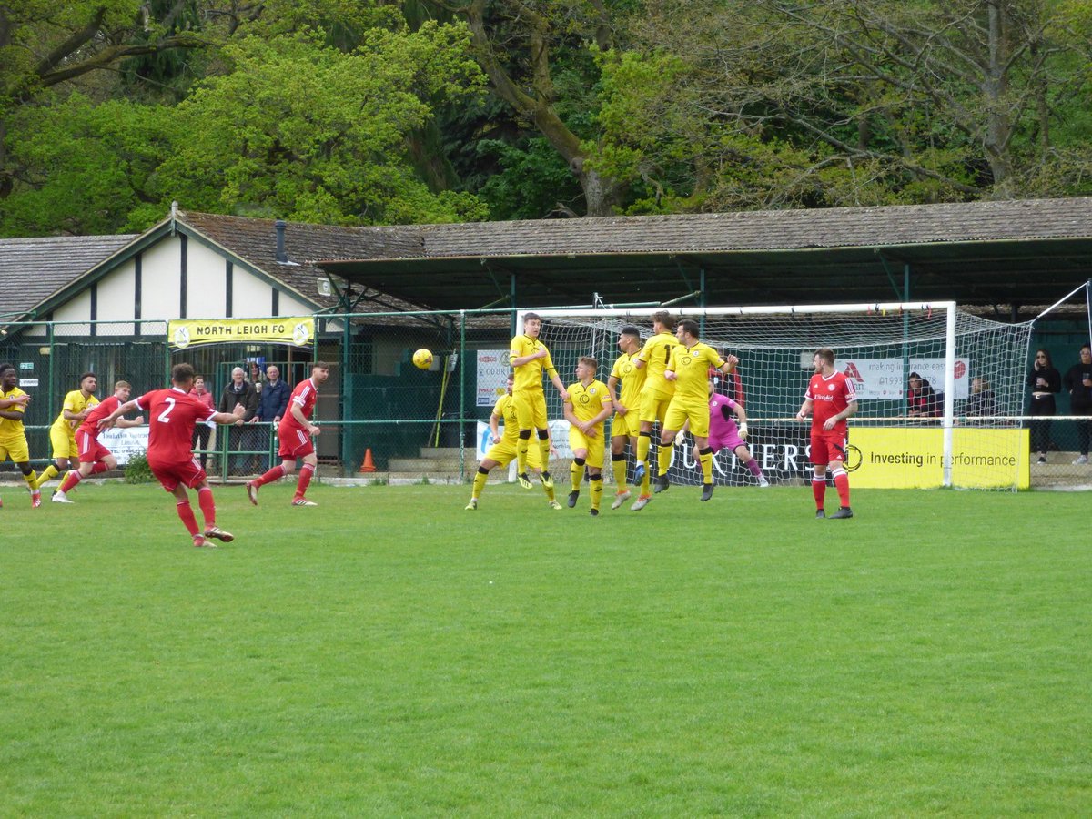 Finished <a href="/NorthLeigh_FC/">North Leigh FC</a> 3-3 @PSLFC in <a href="/SouthernLeague1/">The Pitching In Southern Football League</a> Division One Central today. The home side secure survival after a great run to finish the season, including a point against the champions this afternoon having trailed 3-1. #nonleague #football #groundhopping