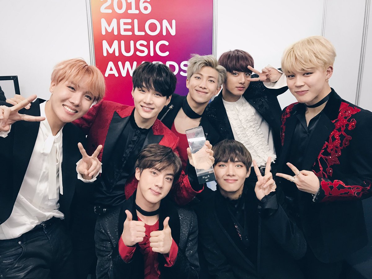 Yoo_naji's tweet photo. They're no longer a boy group. They've became a dead ass man group 😍😍😍😍😍😍😍😍

#BBMAsTopSocial BTS @BTS_twt https://t.co/Dm9pyRDHWe