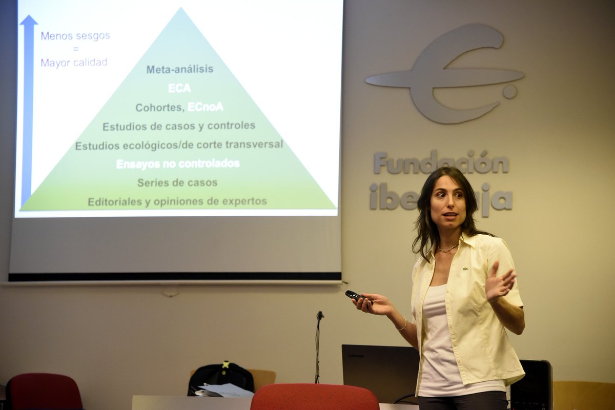 MindfulCompas's tweet photo. La tarde transcurre en el #CongresoMindfulness entre la amabilidad en el aula con Carlos García-Rubio y @TeoLunaJarillo, las enseñanzas de las Escuelas Despiertas de Pilar Aguilera y el taller de Julieta Galante ¡El #Mindfulness está cada vez más presente en la escuela! https://t.co/KMoHJ7os2o