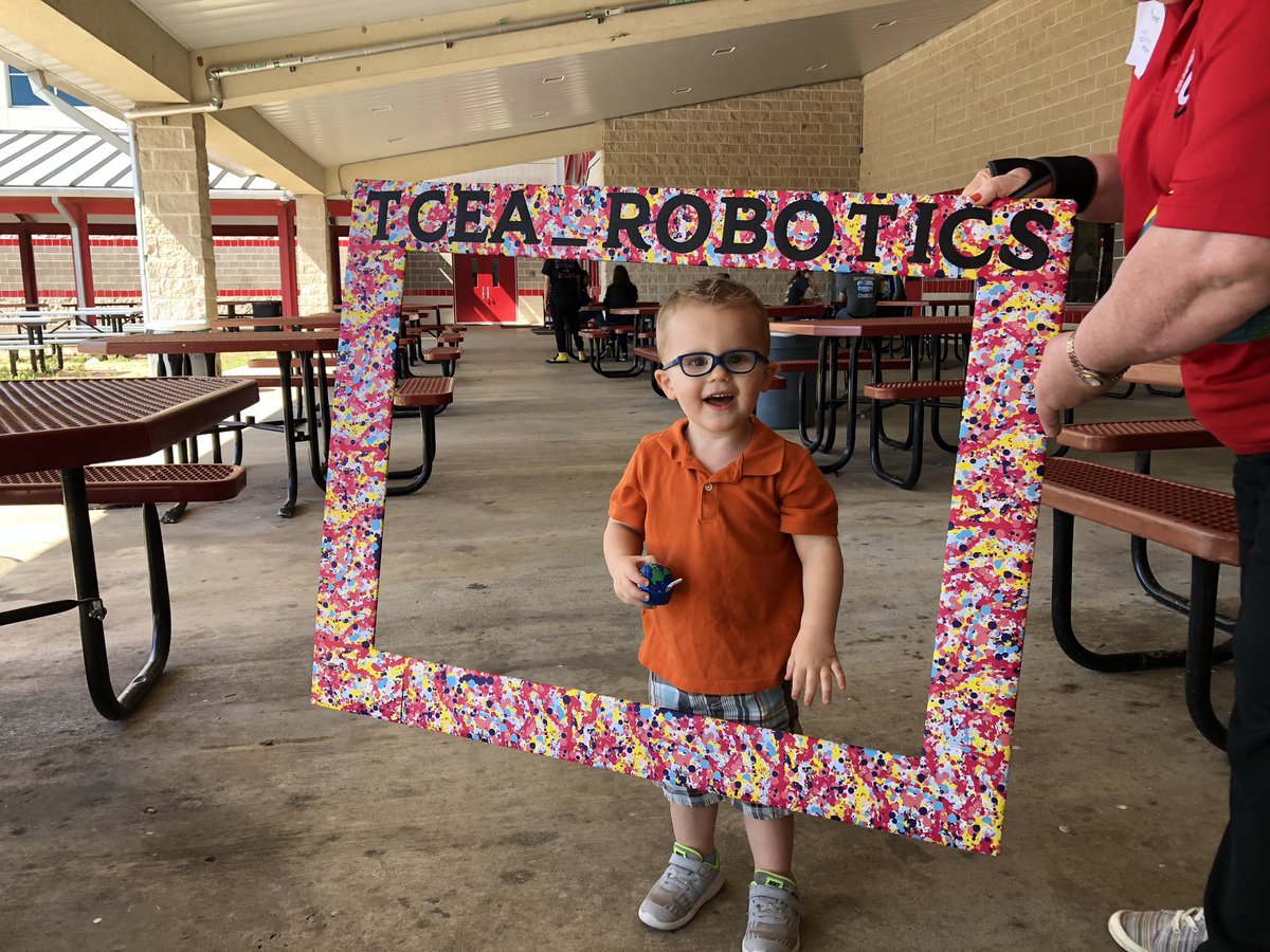 DVISD_EdTech's tweet photo. 🌪 🤖 #DVphotowhirlwind
#TCEA_Robotics #DVISD_EdTech #DVProud @TCEA @DelValleISD https://t.co/fEdWHjHWM3
