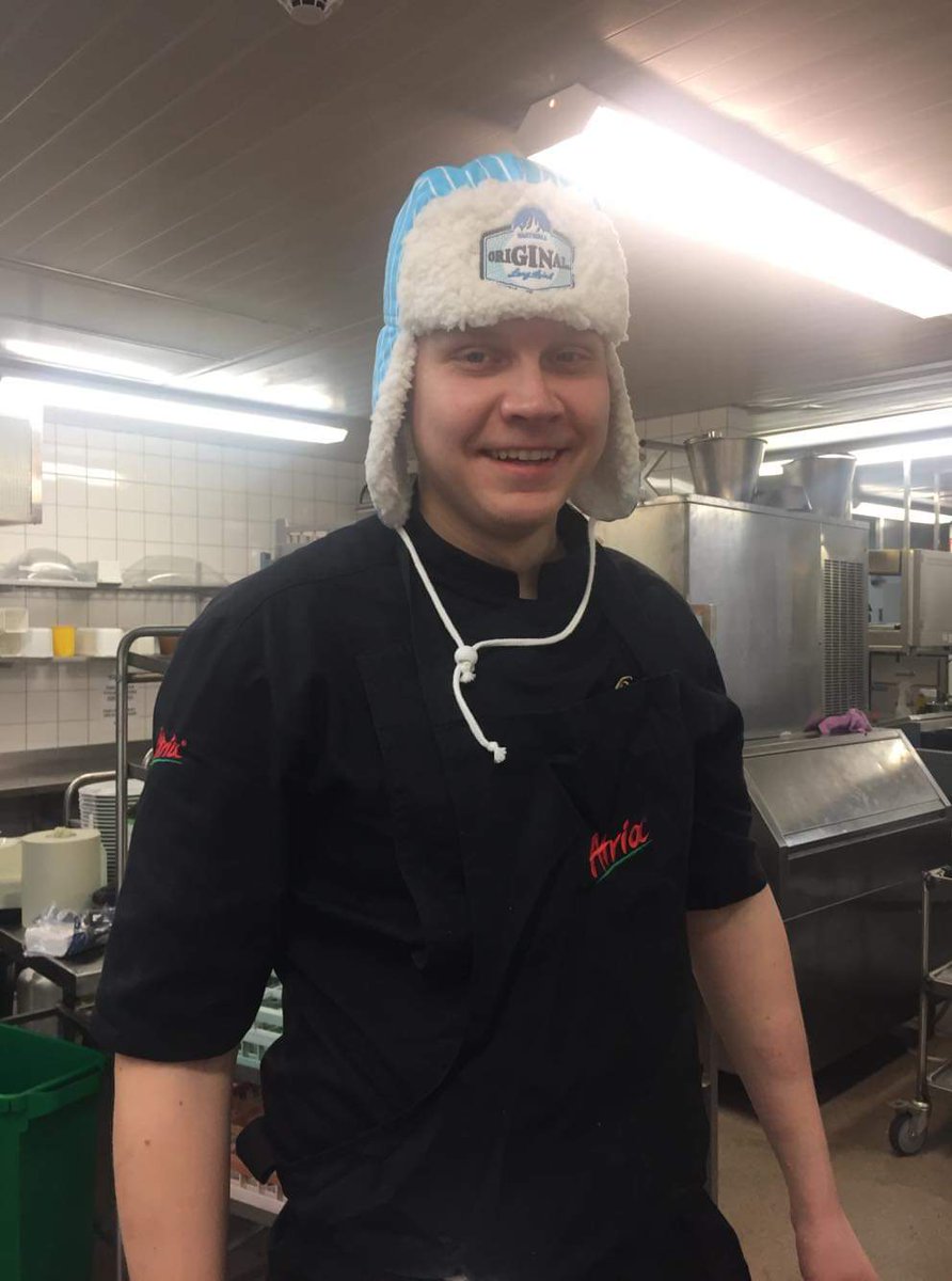 AjaK_'s tweet photo. Lauantain serviisi pulkassa. Vielä kolme päivää ja kiska on kiinni! #sesonki #loppuu #keittäjähommat https://t.co/Akl8nkh8nd
