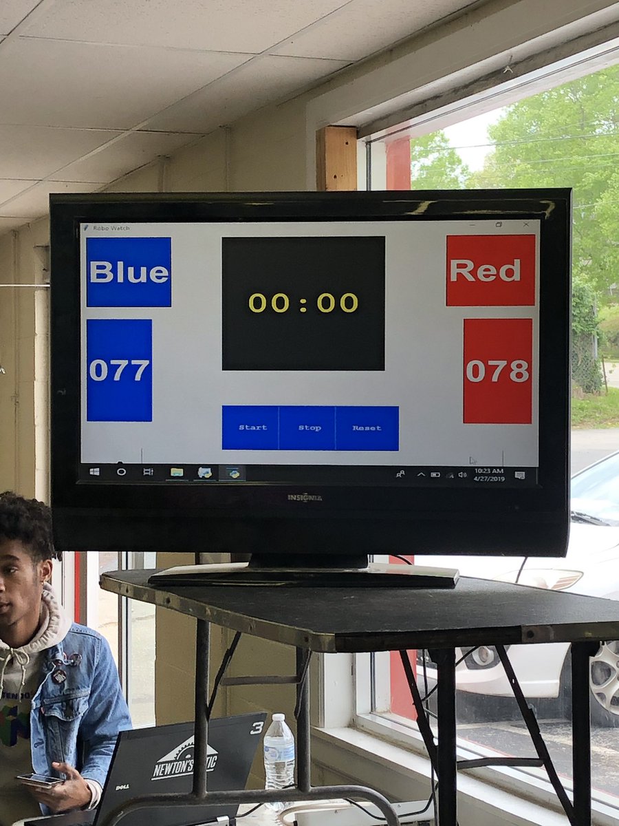 SamSams_KY's tweet photo. Try Hards win! @SecondStreetSSS @NewtonsAttic @KyStateU #RoboArena https://t.co/ncWlrkS0Nx