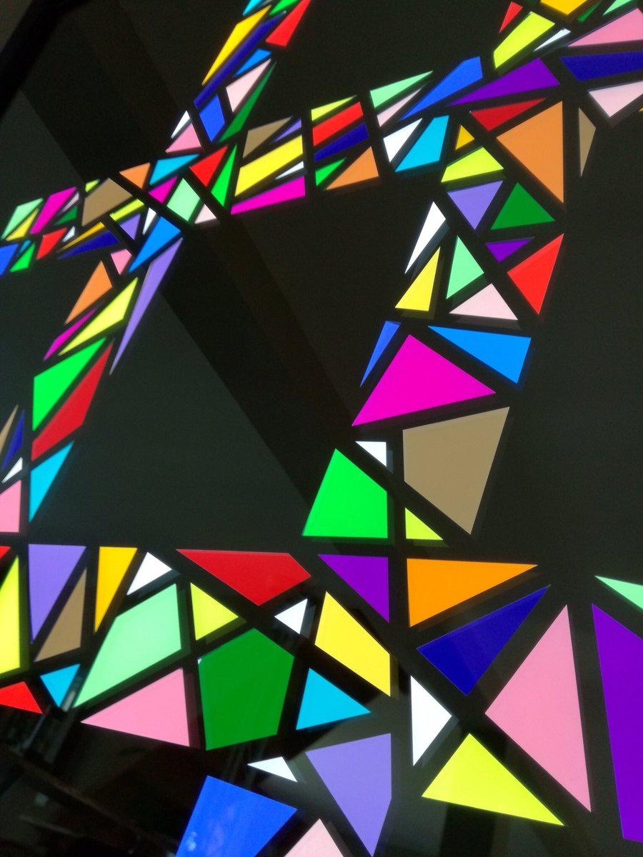 guillaummart's tweet photo. Hashtag 2.0
Présenté au prochain Salon d’Automne de Paris Champs-Elysées 2019
La partie noire est en miroir, le tout éclairé de l’intérieur https://t.co/r4Ub8I252B
