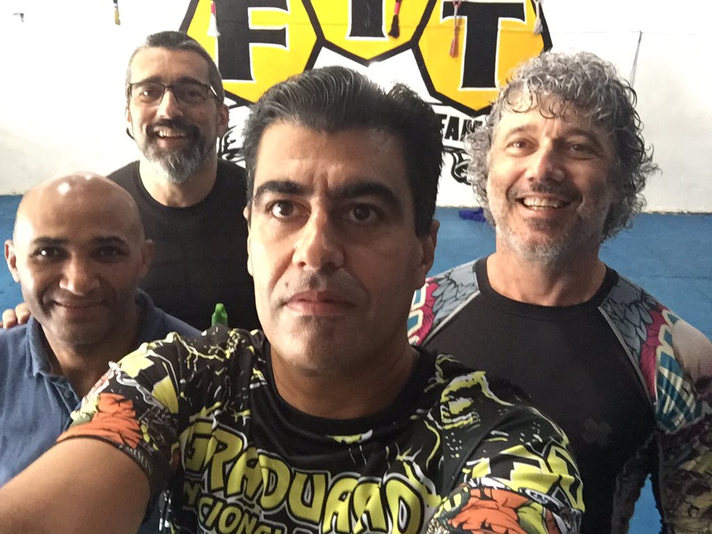 SydneiCarvalho's tweet photo. BJJ. Amizades e Familia de luta é muito diferenciada, só sabe quem pratica. Oss 👊🏻👊🏻👊🏻 https://t.co/s0LDqXHKBZ