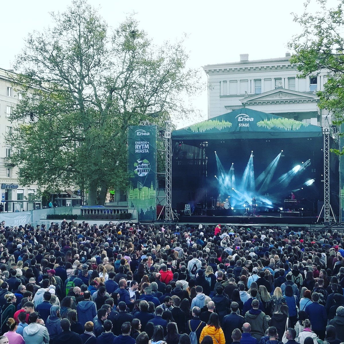 nikaratajczak's tweet photo. Moc energii płynie ze sceny #EneaSpringBreak #DodajemyEnergii https://t.co/FMzD5I2vcl