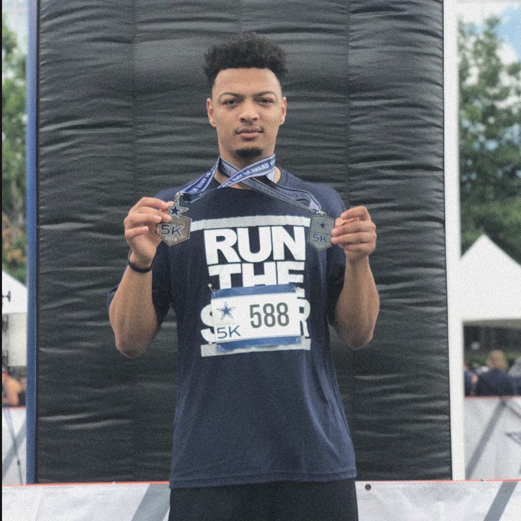 Ajg3's tweet photo. Completed my first ACTUAL 5k race today and placed 2nd in my age group and received a medal for that and 23rd overall. This was my fastest time that I’ve ran but it’s only up from here...or down lol. #5k #DraftDay5k #5ktraining #run https://t.co/iyCdEAXAtf