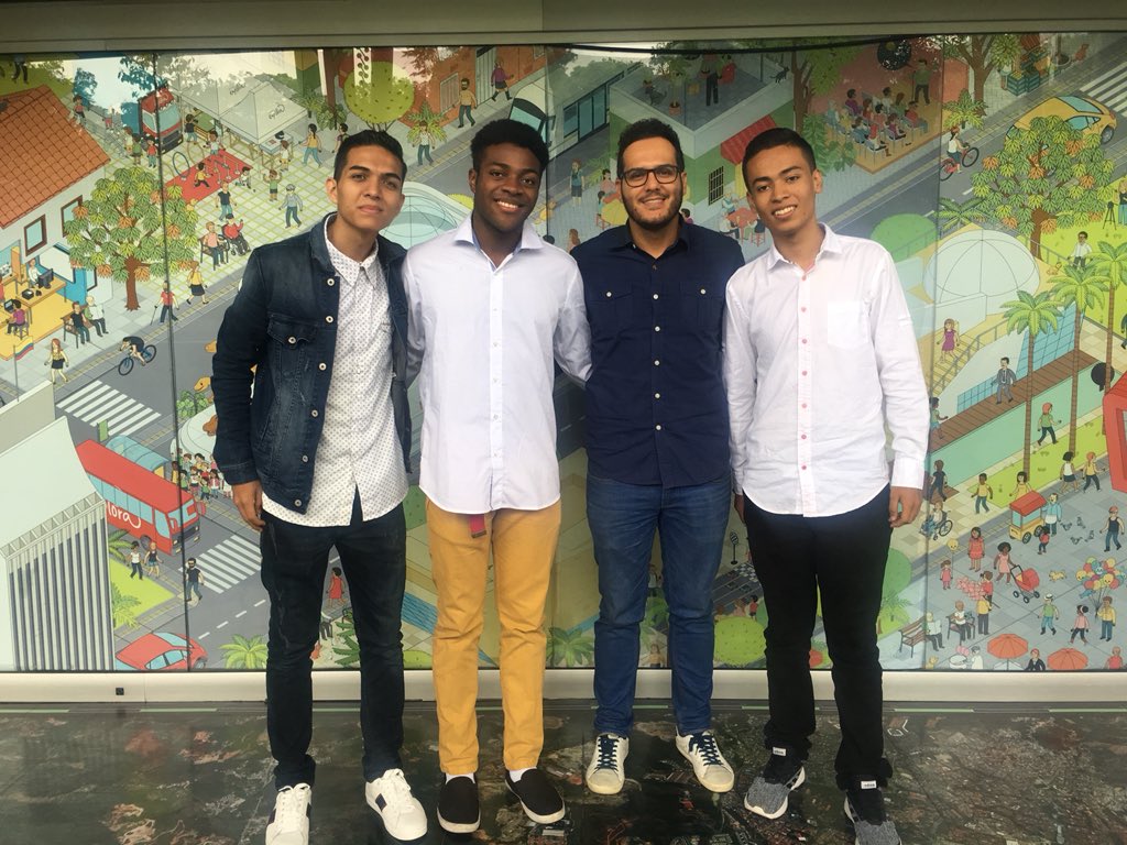 TecnoacademiaM's tweet photo. Aprendices de Tecnoacademia Medellín, participan en el Foro Niños y Niñas Construyendo el Futuro organizado por Low Carbon City, con el proyecto “Diseño de un vehículo solar mediante el uso del Método de Optimización Topológica” @nohora_judith @SENAComunica #SENNOVA #SomosSena https://t.co/TQoxT63flG