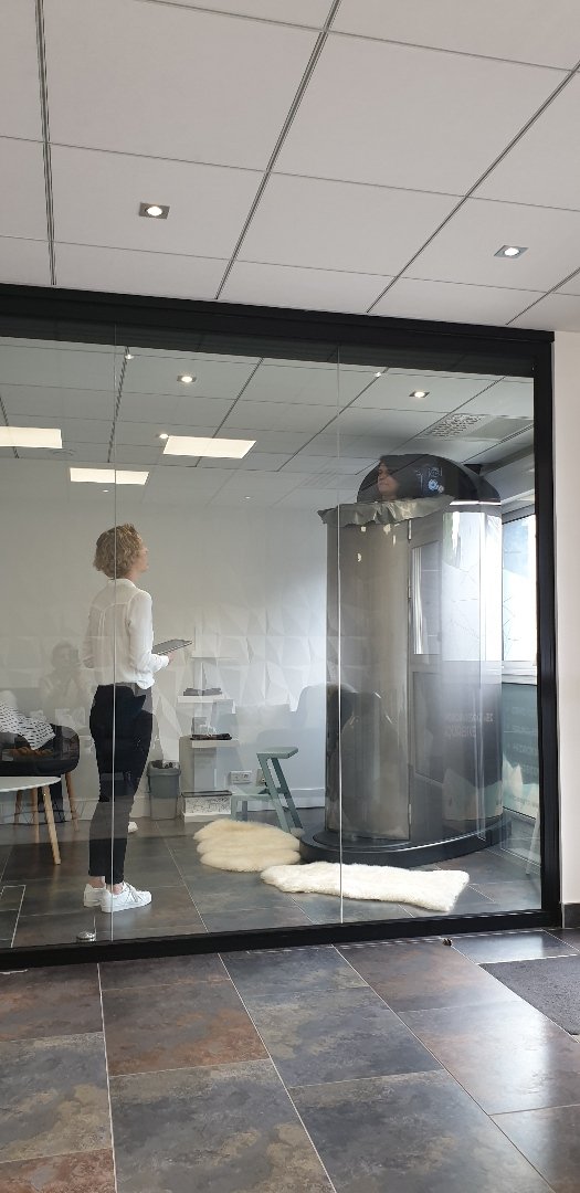 UnieSCO_angers's tweet photo. Un grand Merci à CRYOACTIV' Angers pour cette matinée découverte. Bel et chaleureux accueil de toute l'équipe 👍😊 @Ismael_Traore @anthonytondut #récupération #auxpetitssoins #détente #simplicité #sport #relaxation https://t.co/CMBh93G8uy