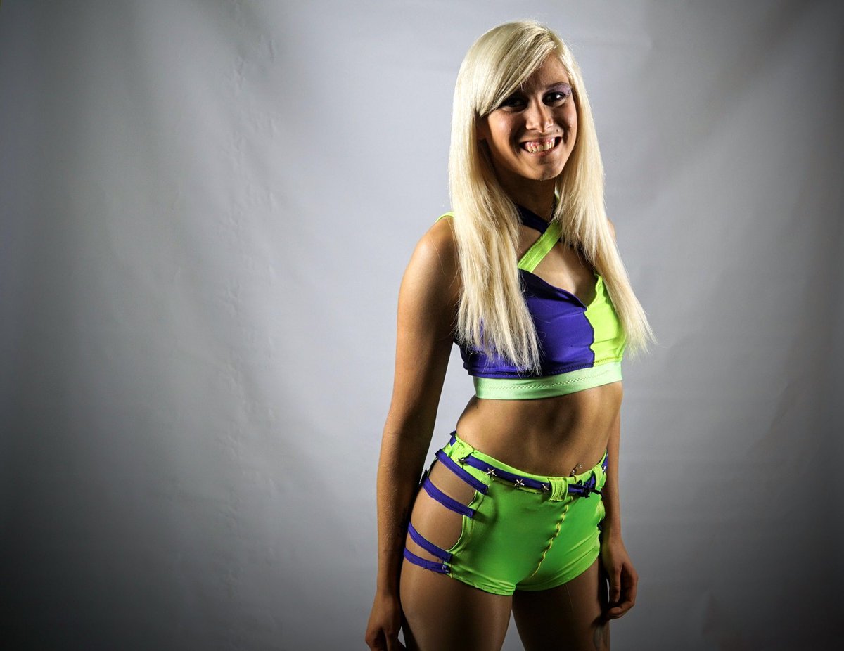ShawnaReed93's tweet photo. #PrettyLittlePsycho #HawkArmy #5MW #StubbornAngel #FGW #JacketAdventures https://t.co/L30DdxYtpj