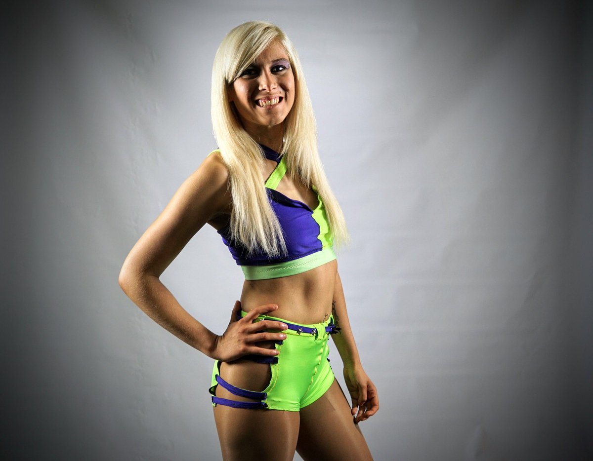 ShawnaReed93's tweet photo. #PrettyLittlePsycho #HawkArmy #5MW #StubbornAngel #FGW #JacketAdventures https://t.co/L30DdxYtpj