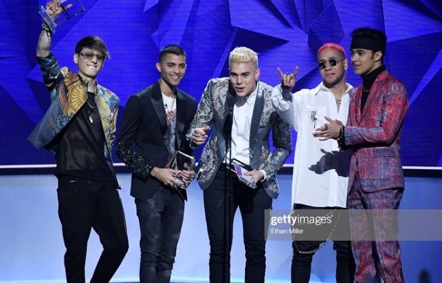 bestcncopic's tweet photo. #LatinBillboards ✨ (3/3) https://t.co/RLt8mWifNZ