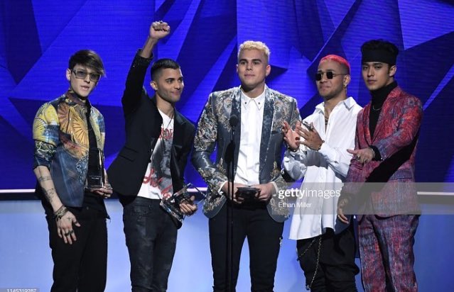 bestcncopic's tweet photo. #LatinBillboards ✨ (3/3) https://t.co/RLt8mWifNZ