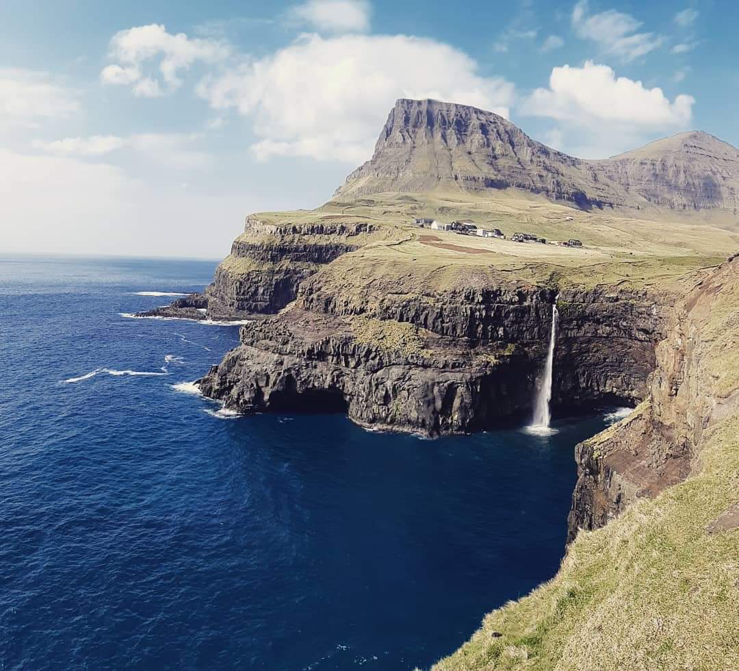 First day at Faroe Islands, and we are already exhausted by the nature. Wow.

#visitfaroeislands #faroeislands #naturelovers #matkataanmutkitellen #travelfamily #travelblog  #matkabloggaaja #lapsetluontoon