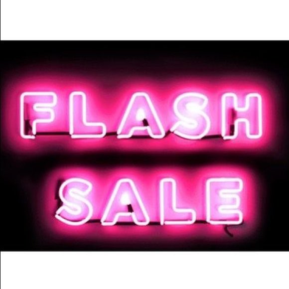 LuLaRoeSStrick's tweet image. There’s a #FLASHSALE happening in my fb VIP group, today through tomorrow on #ClassicT! Don’t miss this #Springclean event! #LuLaRoe #LuLaRoeSummerStrickland            👉 facebook.com/groups/1299851…