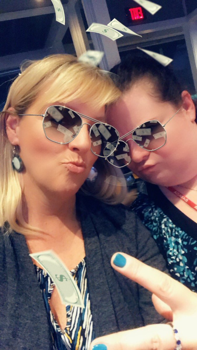 AngCan517's tweet image. #awardsweekend