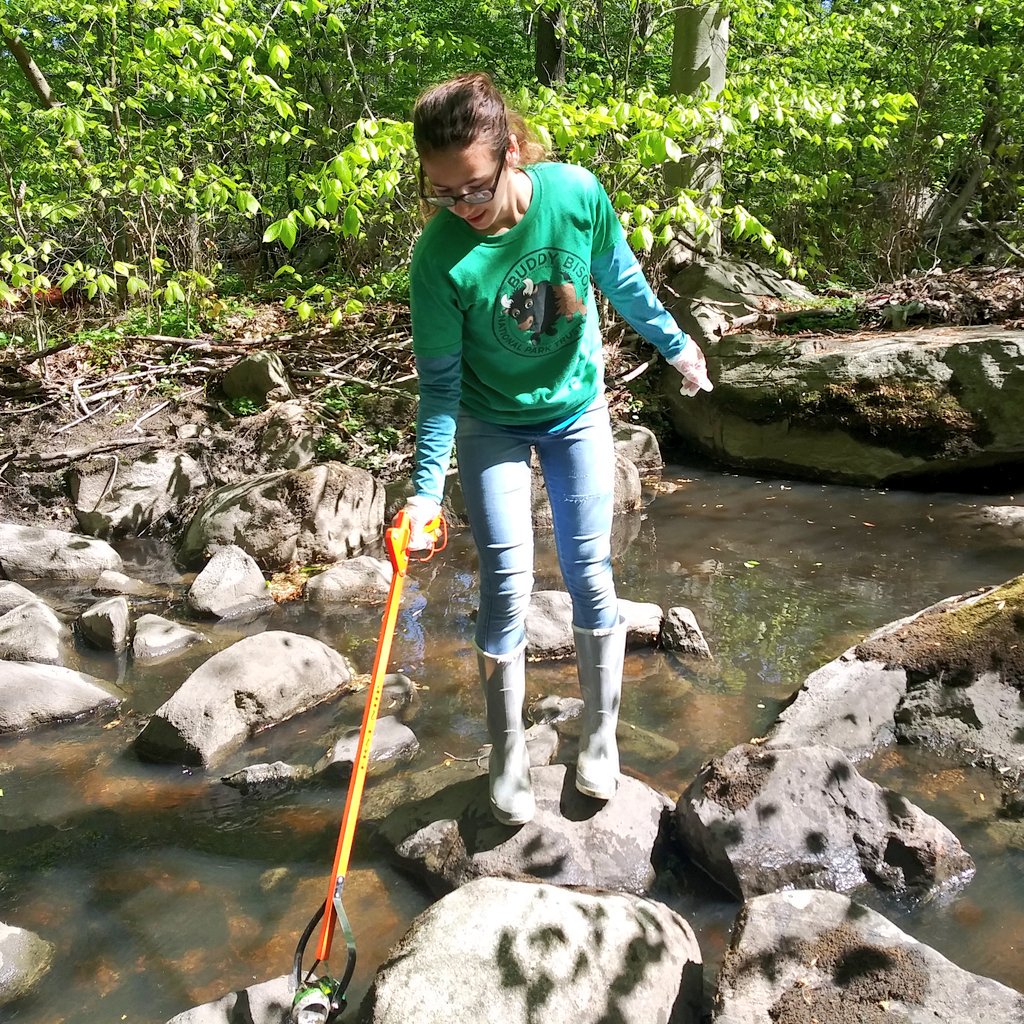jrrangersarah's tweet photo. I really enjoyed helping with the #StreamStewards #WatershedCleanup today at #FirstStateNHP in #Delaware today. #NationalParkWeek #keepourparksclean #leavenotrace #wheresbuddybisonbeen #optoutside #NatParkTrust #inwilm https://t.co/jIHAvndWnR