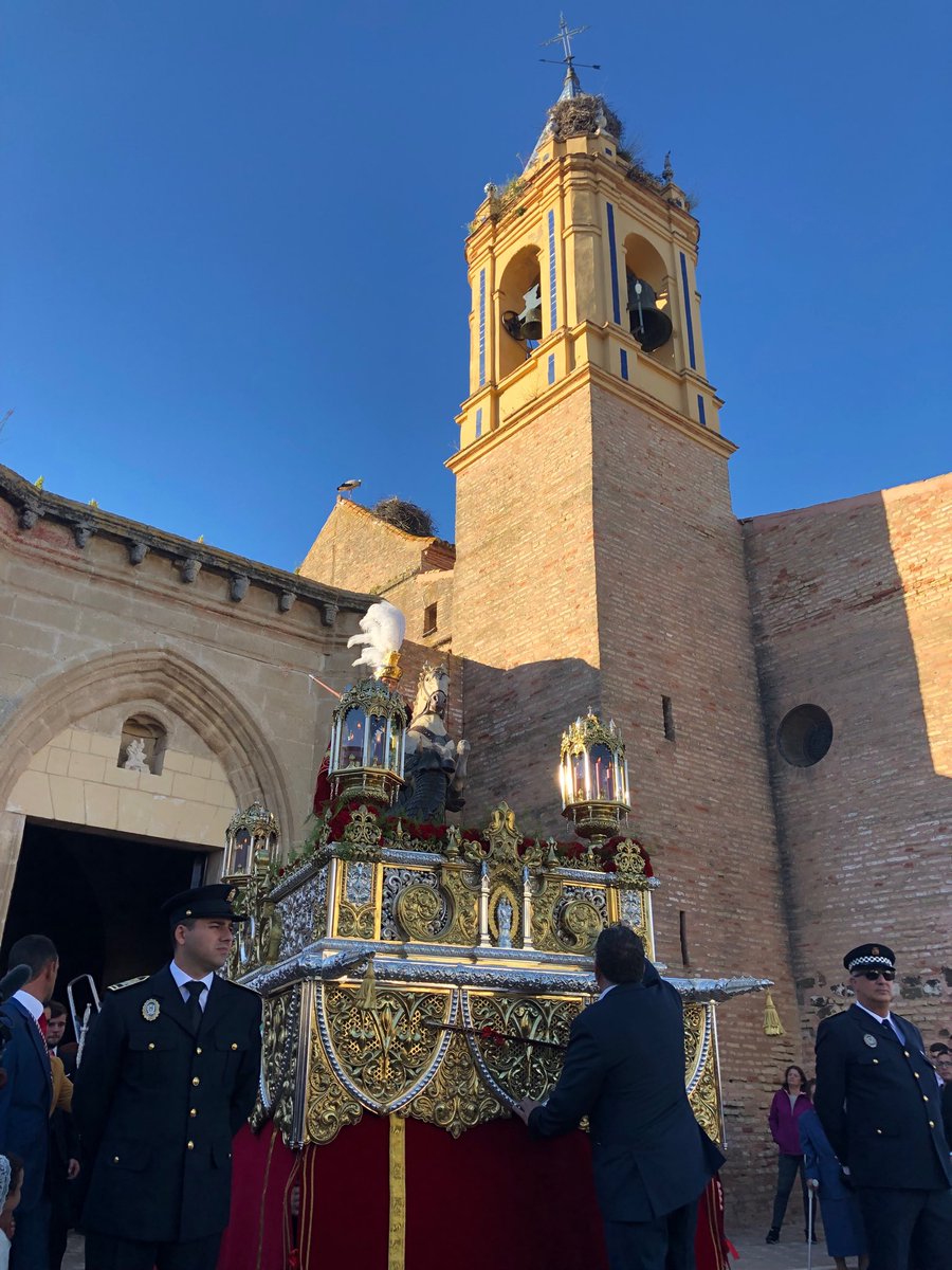 TEREBAL6970's tweet photo. Hoy 27 de Abril nuestro Patrón sale por las calles de su pueblo...VIVA SAN JORGE BENDITO https://t.co/Agt4LWMl3O