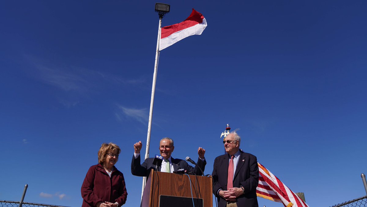 Senator Schumer speaks at Lake George. (Photo by Senate Democratic Media Center)