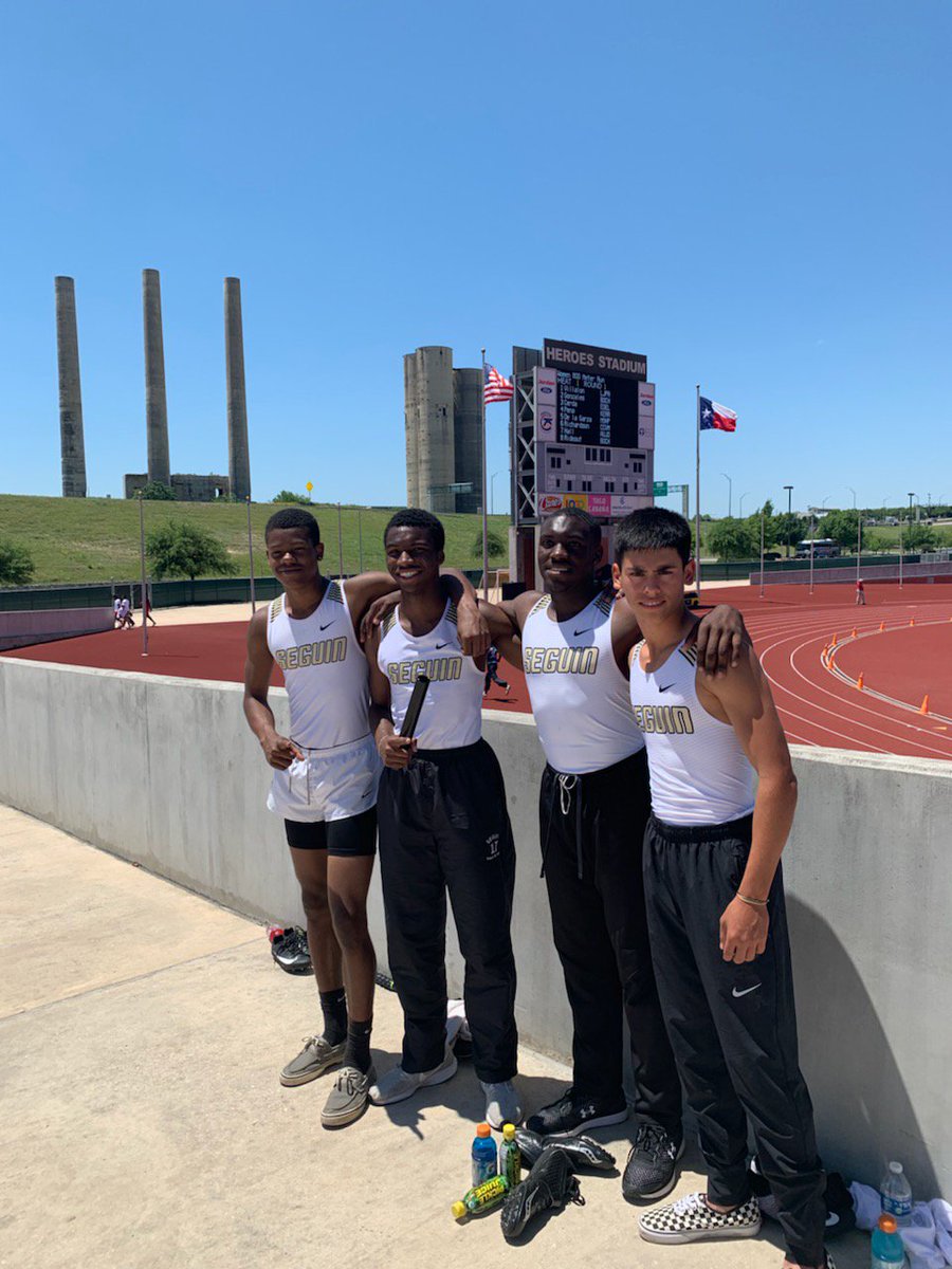 TrackSeguin's tweet photo. 4x100 regional champions!!!
Congrats boys Dreshawn Brooks, Rondie Singletary, Tristan Moreno, and @williams_tavawn
#Regionalchamps
#champsarehere
#thatguinspeed
#relaystaygolden
#whodoyouthinkyouareseguinis
#seeyaatstate
#anybodycangetit
#StayTuned
#MatadorFamily
#swordsup https://t.co/iXgE520fsa