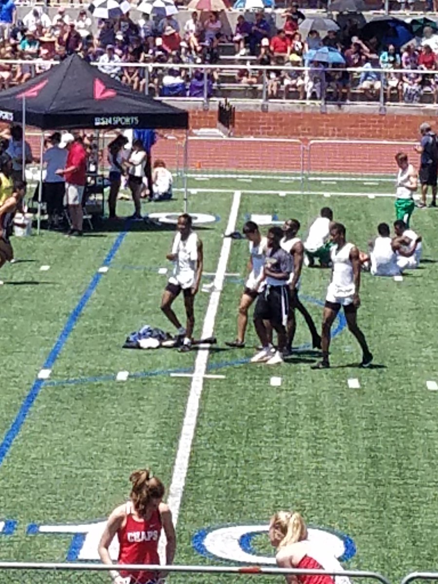 TrackSeguin's tweet photo. 4x100 regional champions!!!
Congrats boys Dreshawn Brooks, Rondie Singletary, Tristan Moreno, and @williams_tavawn
#Regionalchamps
#champsarehere
#thatguinspeed
#relaystaygolden
#whodoyouthinkyouareseguinis
#seeyaatstate
#anybodycangetit
#StayTuned
#MatadorFamily
#swordsup https://t.co/iXgE520fsa
