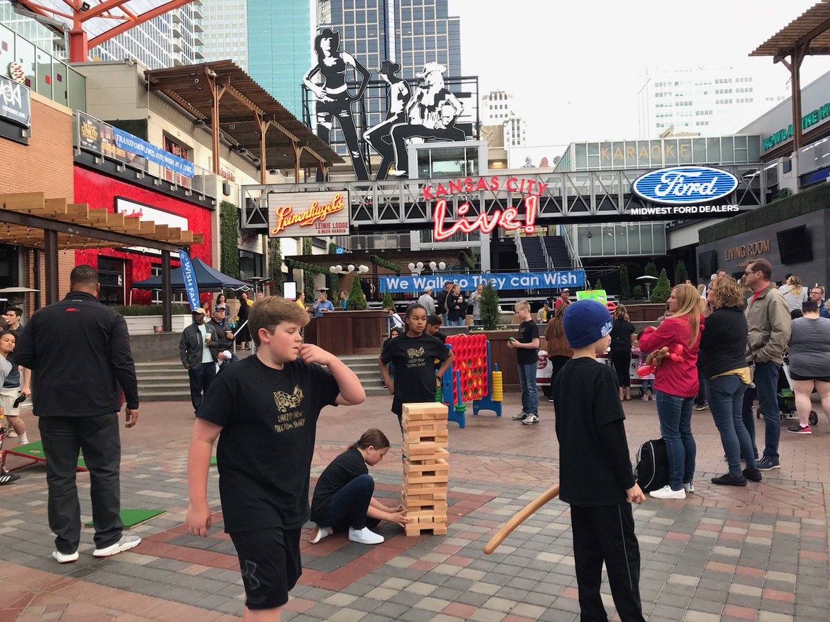 MakeAWishMOKAN's tweet photo. Thats a wrap...Thank you @JoeChiodo and @GinaKCTV5 for another incredible event! Special thanks to @KCPLDistrict for being such great hosts! The #WalkForWishesKC was a HUGE success!! https://t.co/3boRQaGxA5