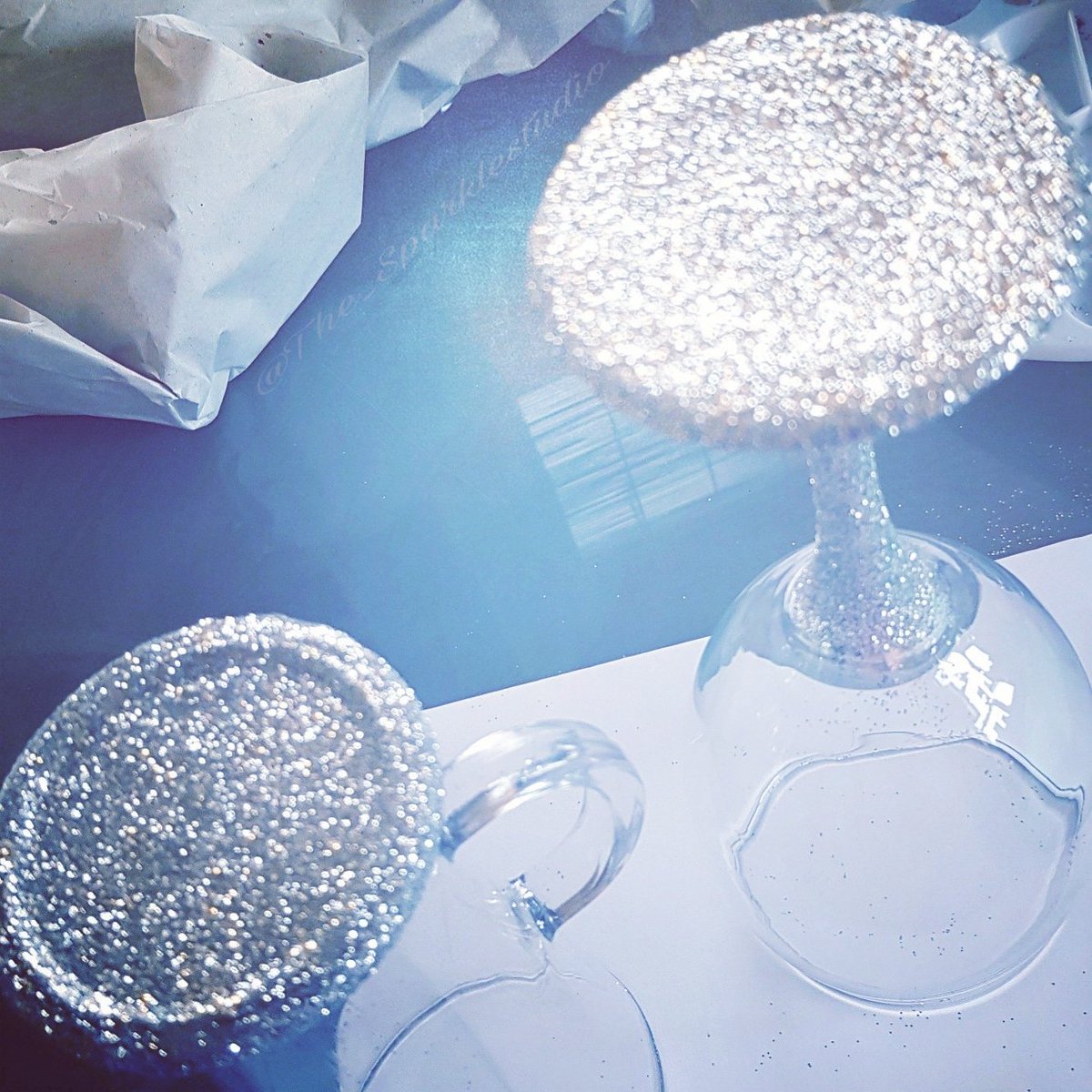 Back at it again💎 
#Saturday #sparkles #glittering #glasses #something #special #handmadegifts #instasparkle #madetoorder #unique #gifts #the_sparklestudio