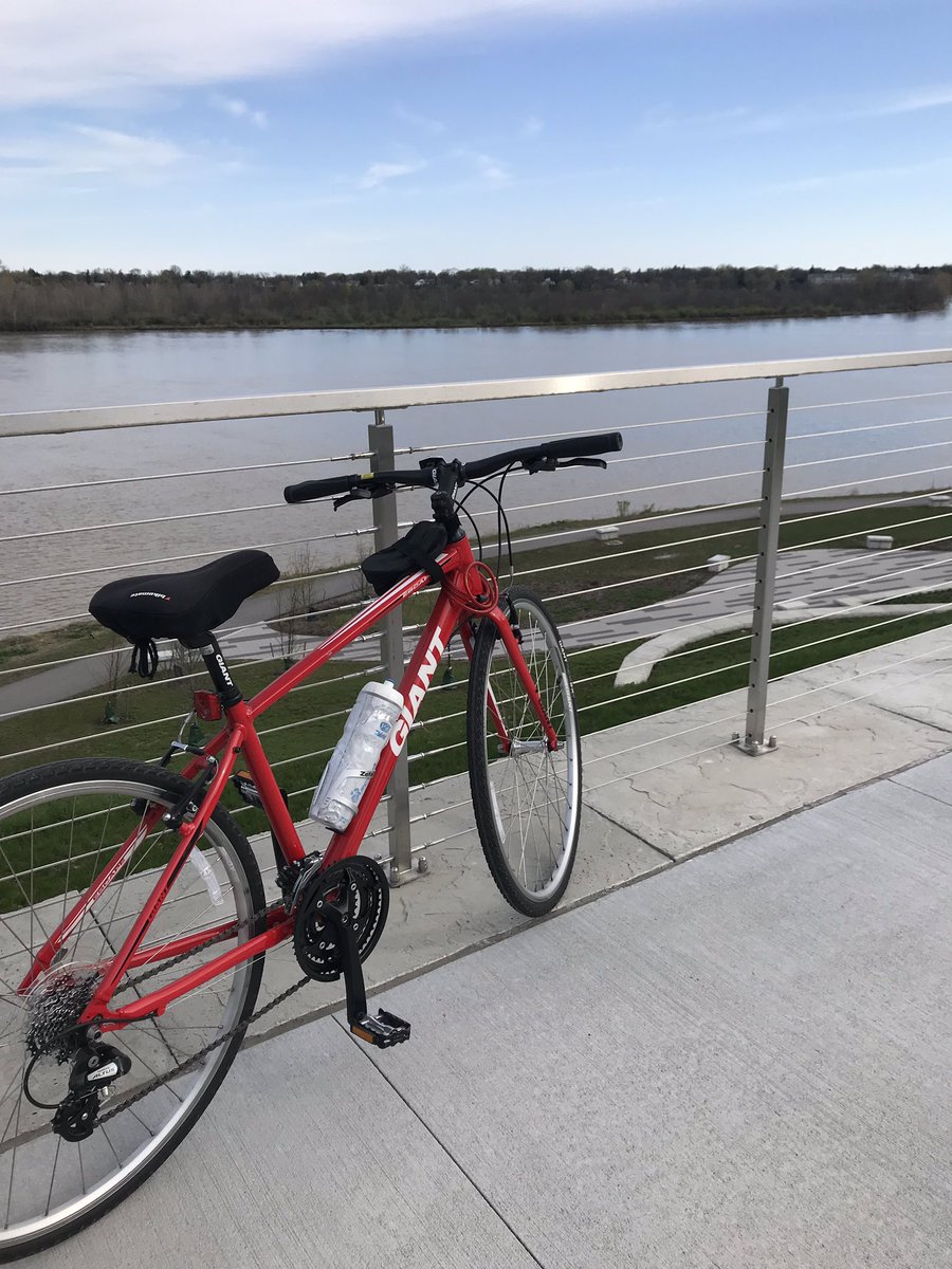 victorialdugger's tweet image. Taking advantage of the sunny day while it lasts! #BIKEBIKEBIKE #exercisemore