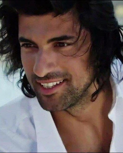 MAinh_1's tweet photo. Sin comentarios , el bombón blanco 🤐 😍 #VuelveFatmagül https://t.co/NB7FzOZ8nS