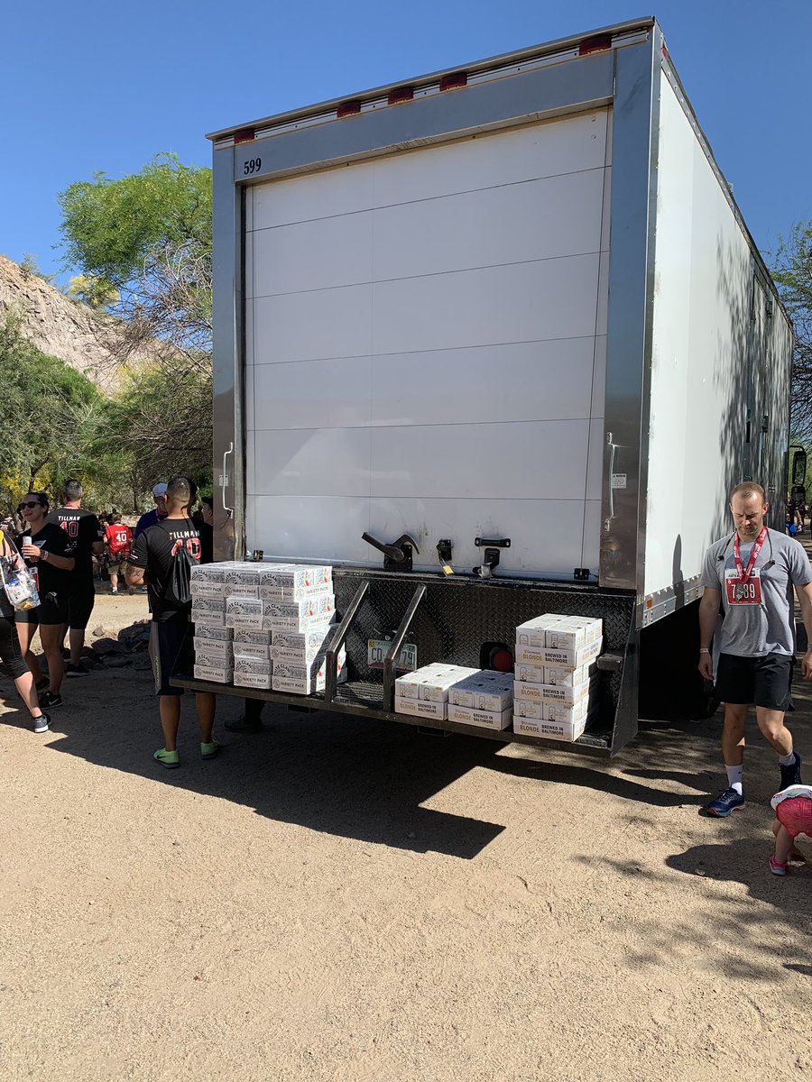 jayjayGoFast's tweet photo. I was really surprised that there was a complimentary beer and after #PatsRun2019 - that was cool 😎 https://t.co/g2ThnqI3le