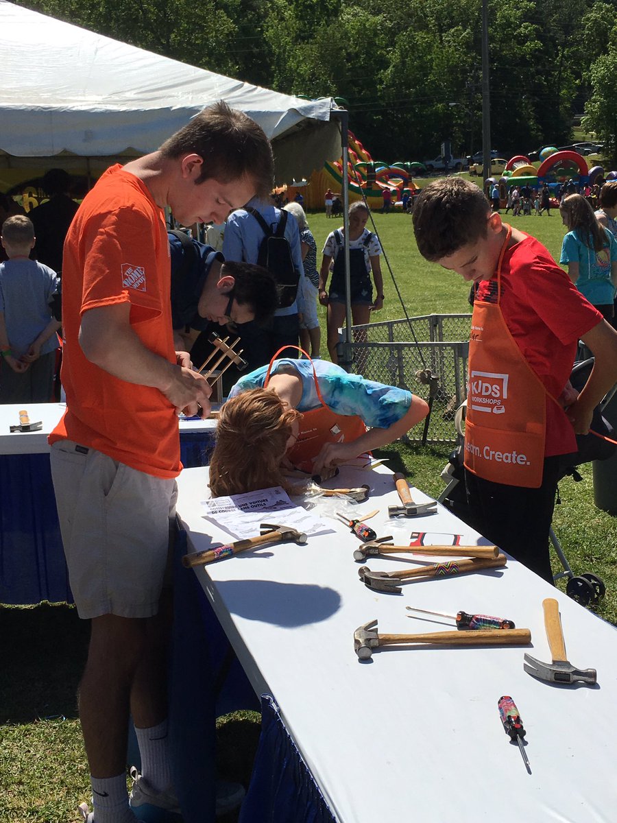 Celebrating Hoover Days, doing Kid’s Workshop with Jim from 875, Retha and Alex from 881. <a href="/TheHOOVdepot881/">Hoover Home Depot</a> <a href="/emg901/">Elena</a> @JBCornelius <a href="/1sherredavis/">Sherre Davis-Hood</a> <a href="/DANI_C_CLARKE/">Dani Clarke Ultiverse⚡️🐑</a> <a href="/HomeDepot0875/">@INvernessHD</a>