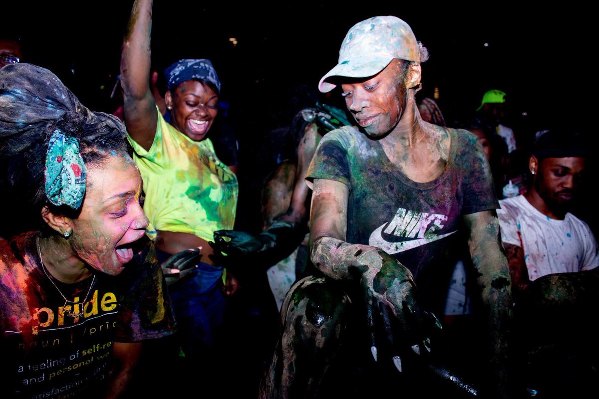 bowiestatesga's tweet photo. Got down and dirty for the j’ouvert 🎨. Everyone came out and turned up 🥳🤩 missed the action @1865Razzi got u covered https://t.co/JHnnAR4Blh… 

📸: @brittng1 &amp; @deshamanago https://t.co/8dpaa5Jkdd