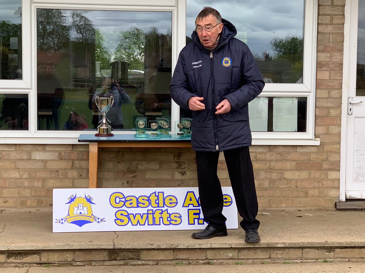 CastleAcreFC's tweet photo. Massive thanks to Chairman Graham Jubb from the @AnglianCom for presenting our trophy today at our final home game of the season. What a season it’s been, these lads deserve it. On to next year! #Swifts 💙💛

Castle Acre Swifts 2-1 @Mundfordfc Res.
⚽️ Dek Ramsden &amp; Daniel King https://t.co/ooHz0KrxXQ