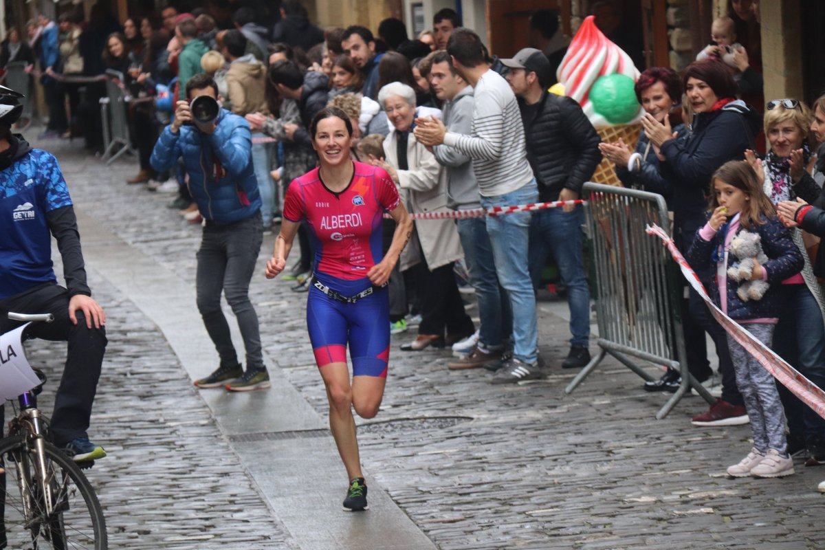 [ARGAZKI GALERIA] Helene Alberdik eta Ander Okamikak irabazi dute Getariako Triatloia urolakosta.hitza.eus/2019/04/27/hel… #Getaria #Zumaia