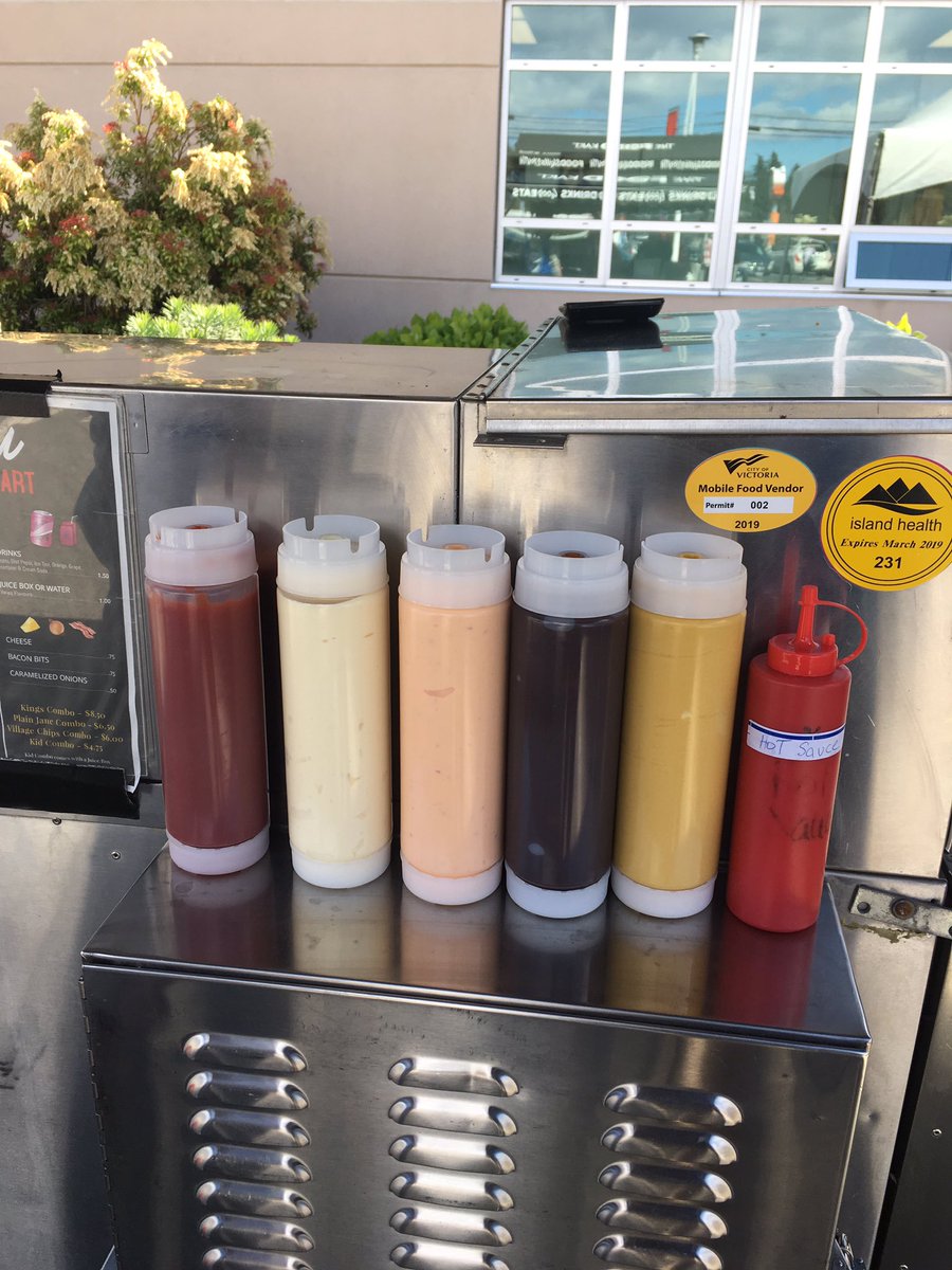 QVCCyouth's tweet photo. Come down to West Shore Park and Rec and support our #youth by buying a #hotdog from #theFoodKart #yyj #yum #youthareawesome #qvccyouth #qvcc #heartofthevillage https://t.co/6V20owoIcg