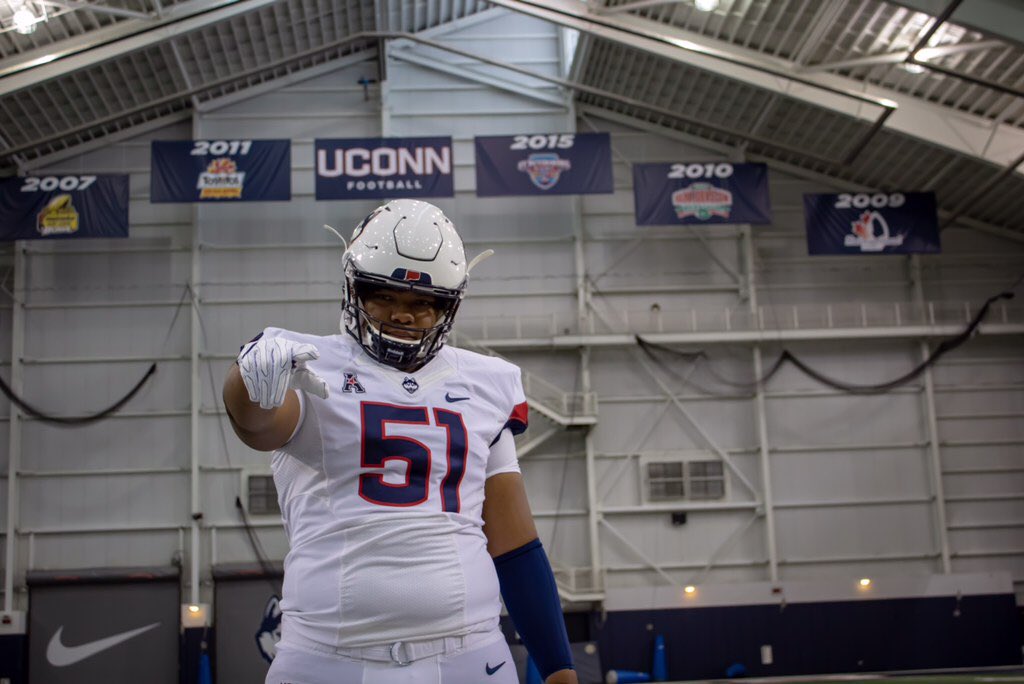 theofficial51's tweet photo. Thanks to @UConnFootball  for a great visit and these amazing pictures @coachz1336 🤘🏾 https://t.co/IBiY8RHPOY