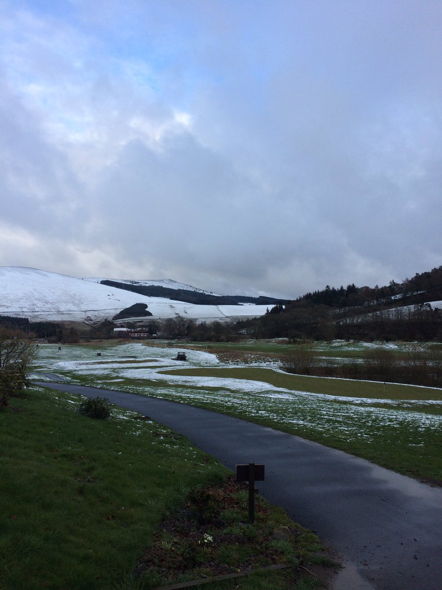 AdamDunmoreGolf's tweet photo. First trip to @PGAEuroProTour at @MacCardrona. Unfortunately weather wasn’t so good. ❄️ ⛄️. Event cancelled and re-arranged. Try again another day🤦‍♂️😫 https://t.co/jMtBmGFfkN